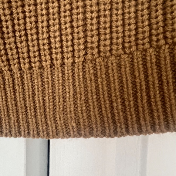 H&M Divided Knit Vest - Picture 4 of 4